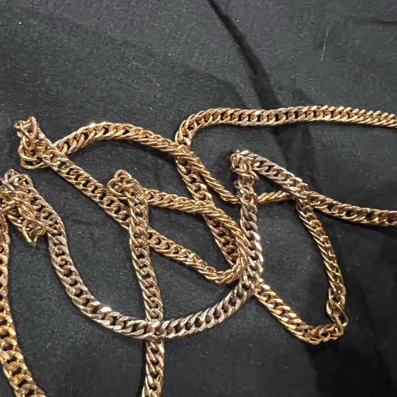 Shimmering Vintage-  Shell Clutch with Chain Strap - Picture 6 of 16